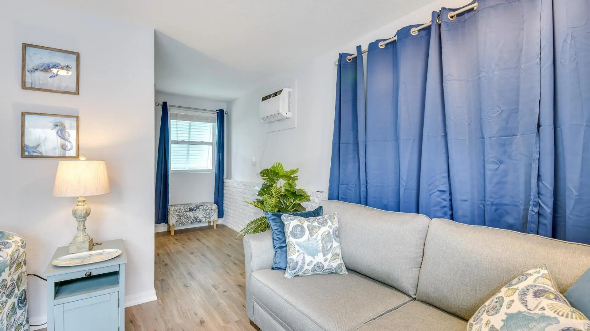 Fort Walton Beach Bungalow With Private Hot Tub! United States