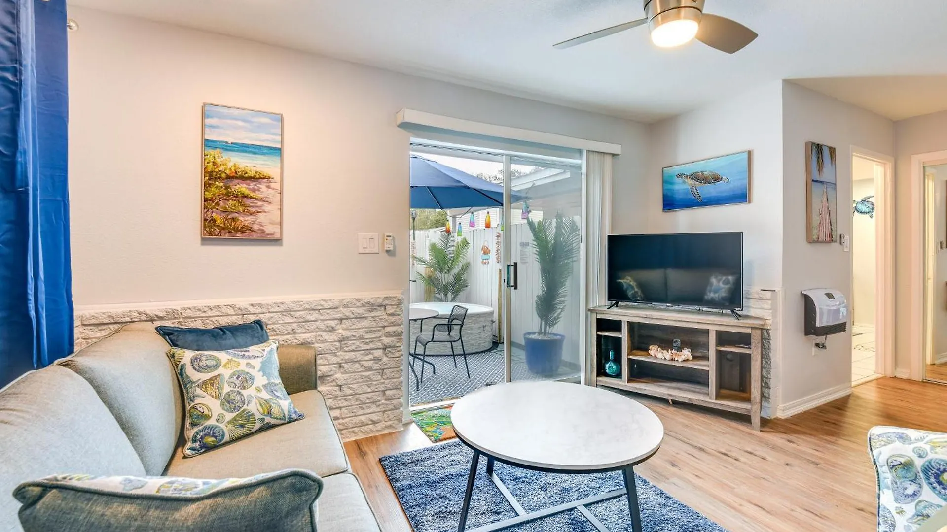 Apartment Fort Walton Beach Bungalow With Private Hot Tub!